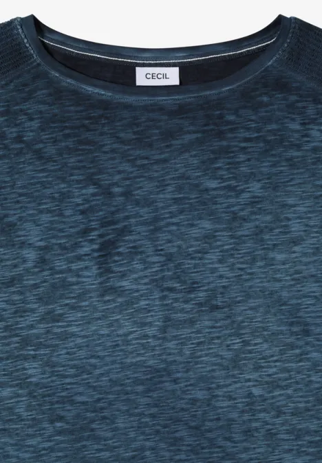 Shirt met boothals in garment-dye look universal blue Blauw gemêleerd T-shirt met ronde hals.