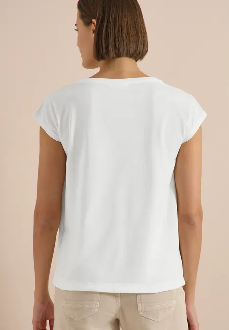 T-Shirt mit Crochet-Details vanilla white Eine von hinten fotografierte Person trägt ein schlichtes weißes T-Shirt.