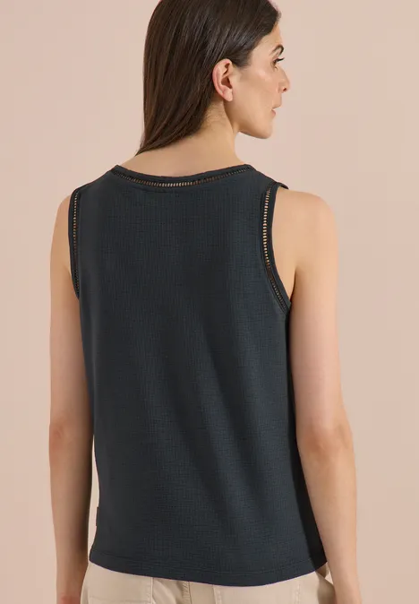 Top met boothals en kanten details palm breeze green Dunkelgraues ärmelloses Top aus weichem Jersey, Rückansicht, gerade Passform mit sichtbaren Nähten.