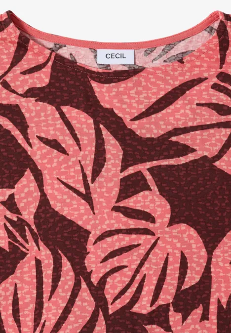 Ronde hals top in donker bordeaux met roze tropische bladerenprint en CECIL-label bij de hals.