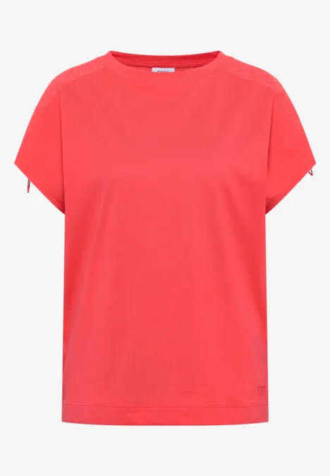 Rotes Basic-T-Shirt mit kurzen Ärmeln und Rundhalsausschnitt.
