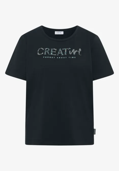 Schwarzes T-Shirt mit rundem Halsausschnitt und silbernem Aufdruck 'CREATIV. FOREVER SINCE 1990'.