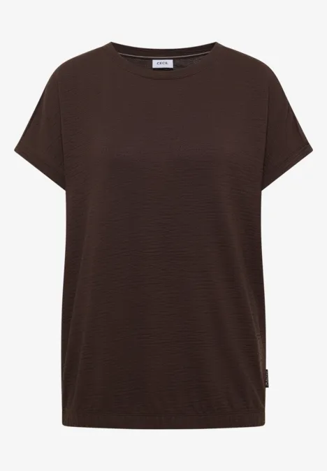 T-shirt à col rond et structure brown cacao Ein schlichtes braunes T-Shirt mit Kurzärmeln und Rundhalsausschnitt.