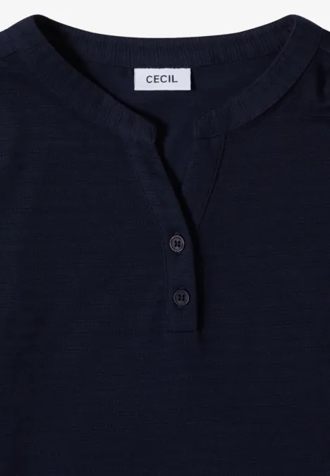 Dunkelblaues Langarmshirt mit Rundhalsausschnitt, Knopfleiste und Logo-Label 'CECIL'.
