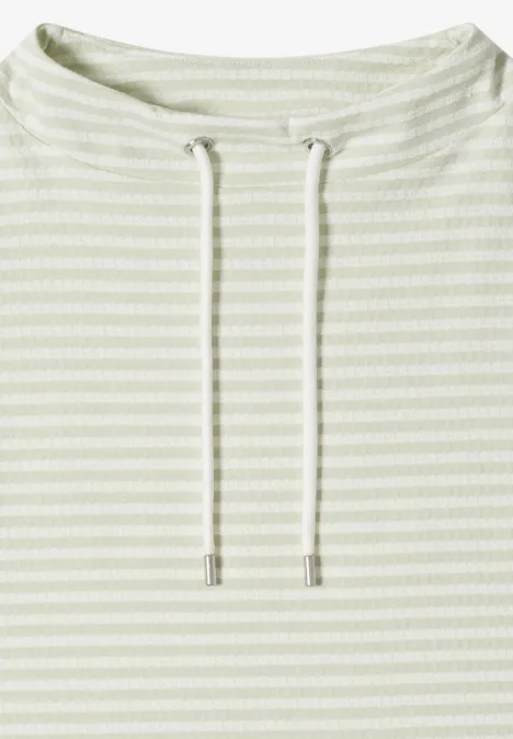 T-Shirt mit Funnel Neck und Streifen raw matcha lime Leicht gestreiftes Sweatshirt in hellem Grün mit Kordelzug am Kragen.