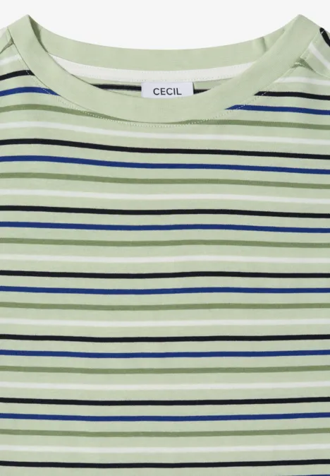 Zielony t-shirt z białymi, granatowymi i czarnymi poziomymi pasami, okrągły dekolt.