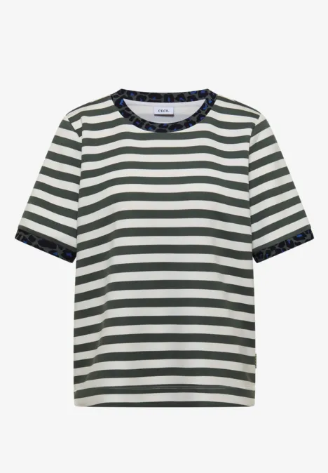 Weiß-grün gestreiftes T-Shirt mit kontrastierendem, gemustertem Kragen und Ärmelbündchen