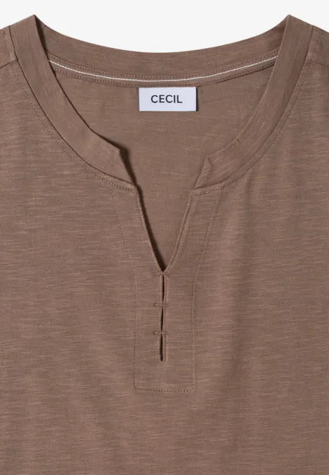 3/4-Arm Shirt mit Split Neck und Elastiksaum cocoa taupe Braunes Damen-T-Shirt mit V-Ausschnitt und kurzer Knopfleiste, Marke CECIL.