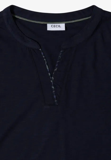 Klassisches dunkelblaues T-Shirt mit Rundhalsausschnitt und kurzer V-Naht, Marke CECIL.