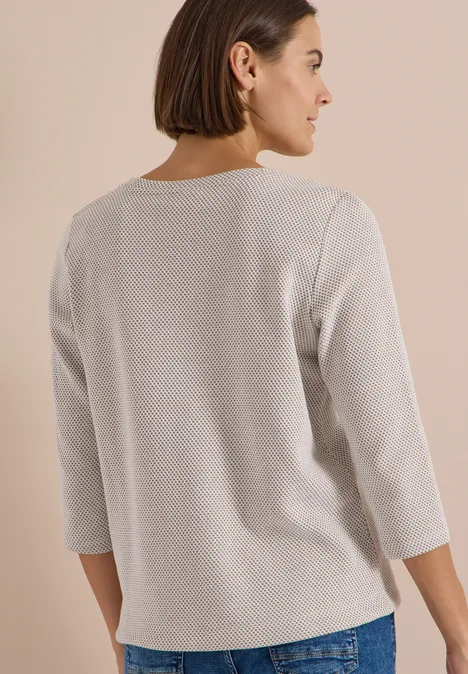 3/4-Arm Shirt mit Rundhals und Struktur natural taupe Frau im hellgrauen Dreiviertelarm-Pullover, in Rückenansicht