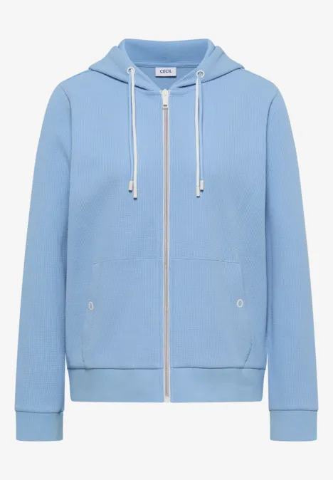Hellblauer Kapuzenpullover mit Reißverschluss und Kängurutaschen.