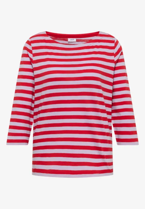 Rotes und weißes gestreiftes Shirt mit 3/4-Ärmeln.