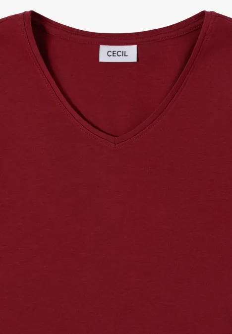 Ein rotes T-Shirt mit V-Ausschnitt und CECIL-Label.