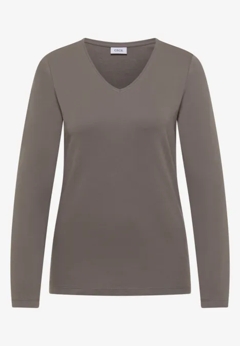 Taupefarbenes Damen-Langarmshirt mit V-Ausschnitt, schmal geschnitten.