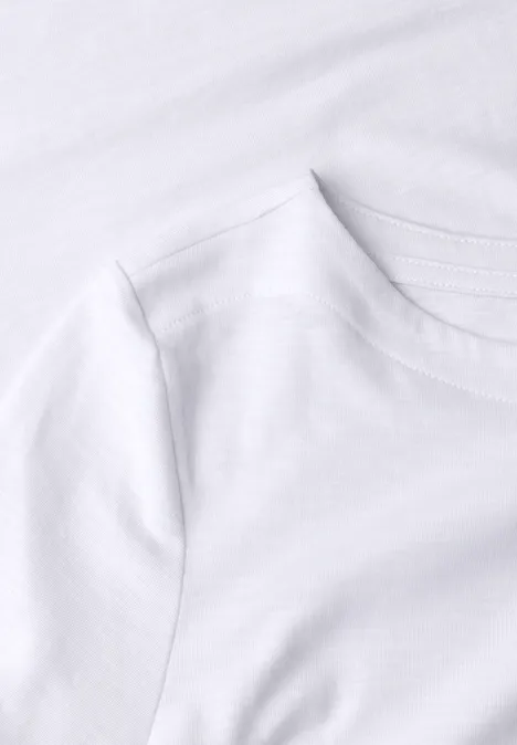 Wit effen T-shirt met ronde hals.
