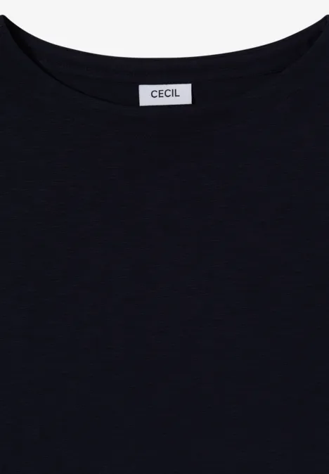 Langarm Shirt mit U-Boot-Ausschnitt urban dark blue Schlichtes schwarzes T-Shirt mit rundem Ausschnitt und Markenlabel 'CECIL' am Kragenbund.