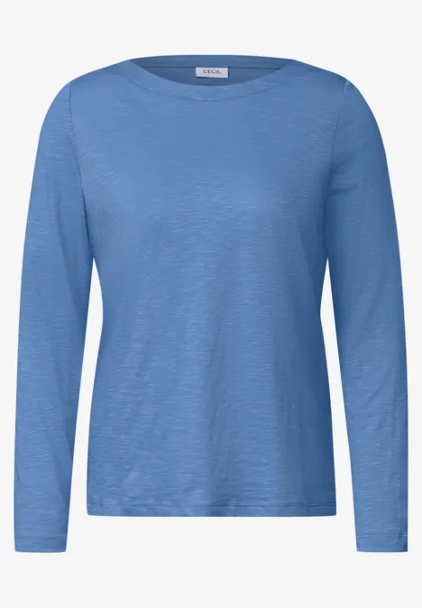 T-shirt à manches longues et col bateau north blue Schlichtes himmelblaues Langarmshirt mit Rundhalsausschnitt und lockerer Passform.