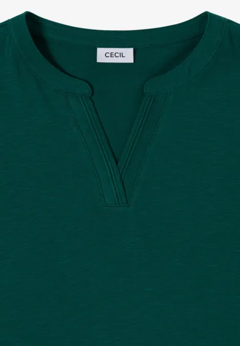 Langarm Shirt im Tunika-Look dark fir green Ein schlichtes, dunkelgrünes T-Shirt mit V-Ausschnitt und feiner Nahtverzierung von CECIL.