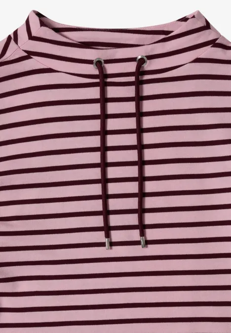 Roze hoodie met donkere strepen en trekkoorden
