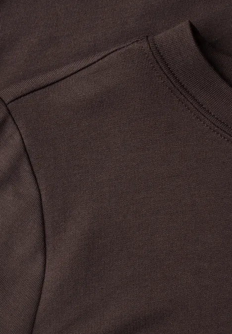 Langarm Shirt mit Tunnelzug am Saum truffle brown Nahaufnahme eines dunkelbraunen Sweatshirts mit Kängurutasche und sichtbarer Naht