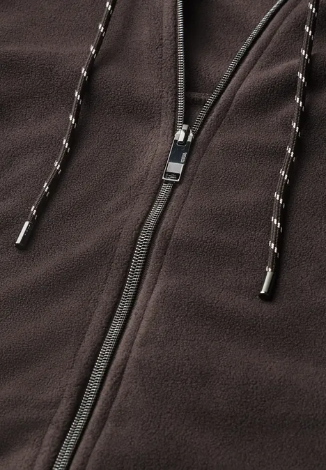 Langarm Fleece Jacke mit Kapuze truffle brown Nahaufnahme einer braunen Fleece-Jacke mit Reißverschluss und Kordeln.