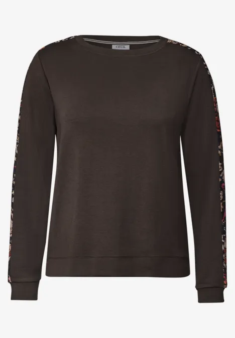 Shirt mit Boat Neck und Print-Tape truffle brown Dunkelbrauner Pullover mit Rundhalsausschnitt und bunten Streifen entlang der Ärmel