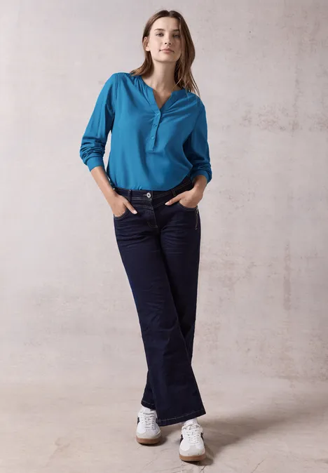 Bluse in Unifarbe dynamic aqua blue