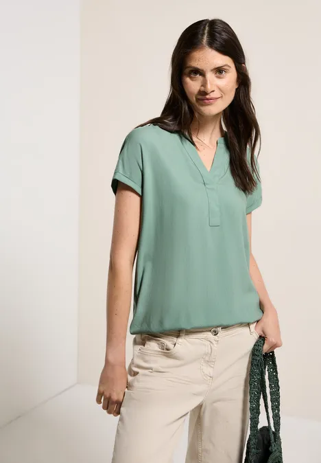Bluse in Unifarbe matcha green