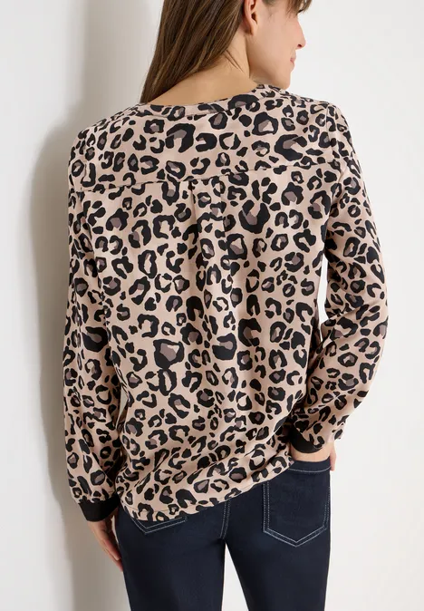 Leo blouse met gespleten hals urban taupe Leo blouse met gespleten hals urban taupe