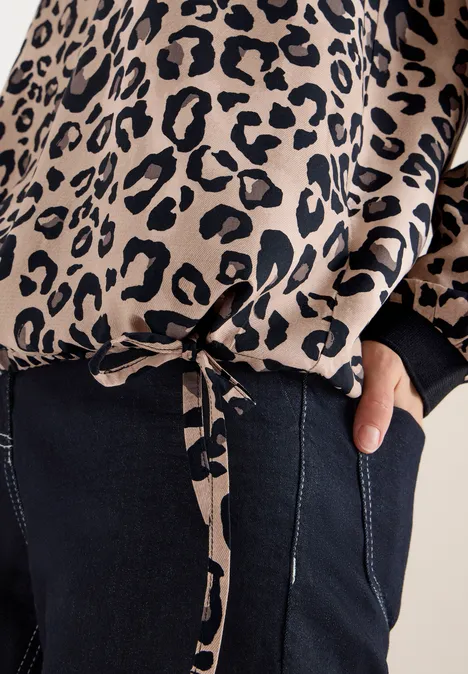 Leo blouse met gespleten hals urban taupe Leo blouse met gespleten hals urban taupe