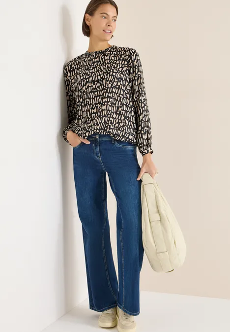 Blouse met gesmockte halslijn null