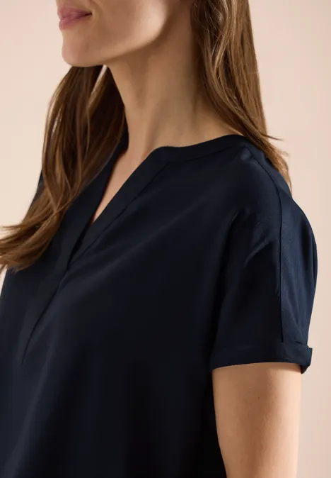 Bluzka koszulowa z krótkim rękawem i dekoltem typu split neck universal blue Bluzka koszulowa z krótkim rękawem i dekoltem typu split neck universal blue