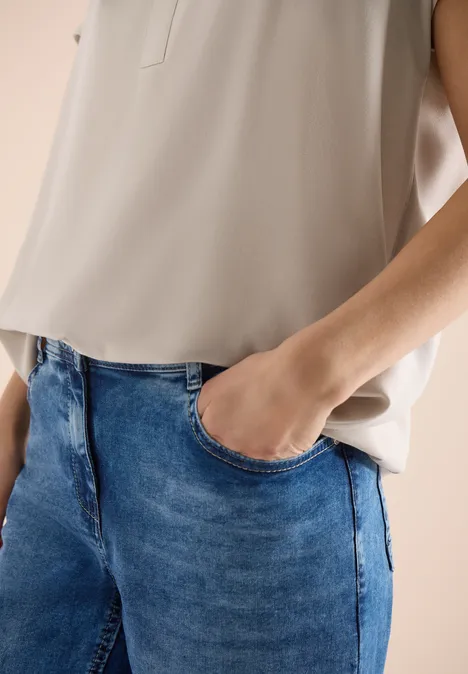 Bluzka koszulowa z krótkim rękawem i dekoltem typu split neck grain beige Bluzka koszulowa z krótkim rękawem i dekoltem typu split neck grain beige