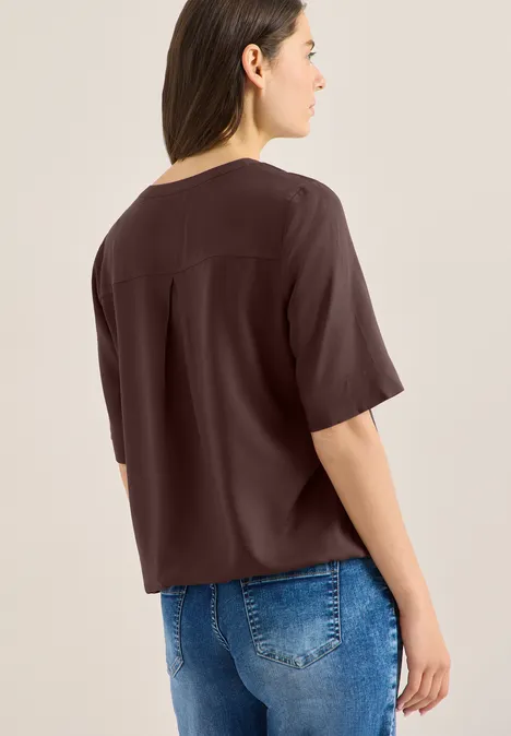 Blouse met korte mouwen en gespleten hals macchiato brown Blouse met korte mouwen en gespleten hals macchiato brown
