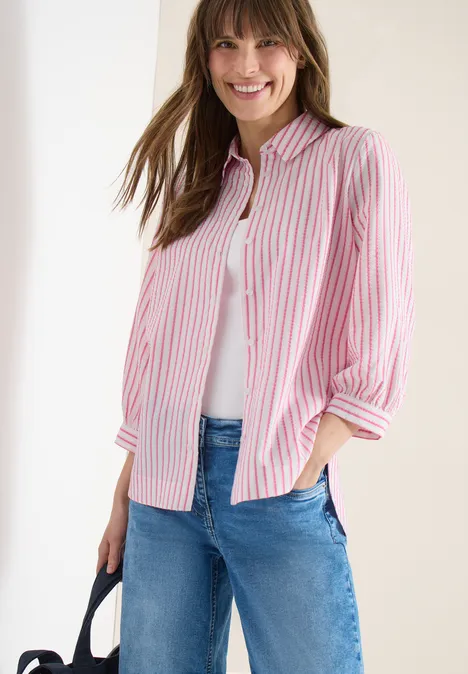 Blouse in seersucker kwaliteit beetroot pink