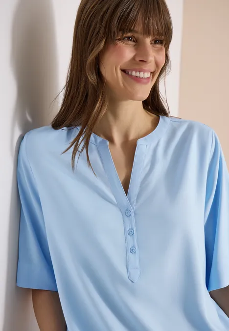 Bluse mit Split Neck und Elastiksaum light sky blue