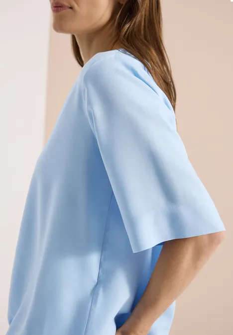 Bluse mit Split Neck und Elastiksaum light sky blue