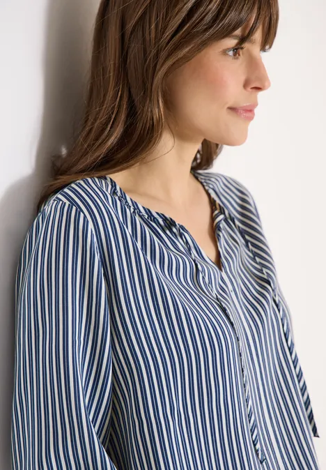 3/4 mouw blouse met gestreept patroon sporty denim blue 3/4 mouw blouse met gestreept patroon sporty denim blue