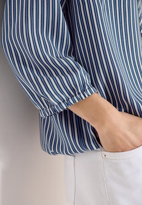 3/4 mouw blouse met gestreept patroon sporty denim blue 3/4 mouw blouse met gestreept patroon sporty denim blue