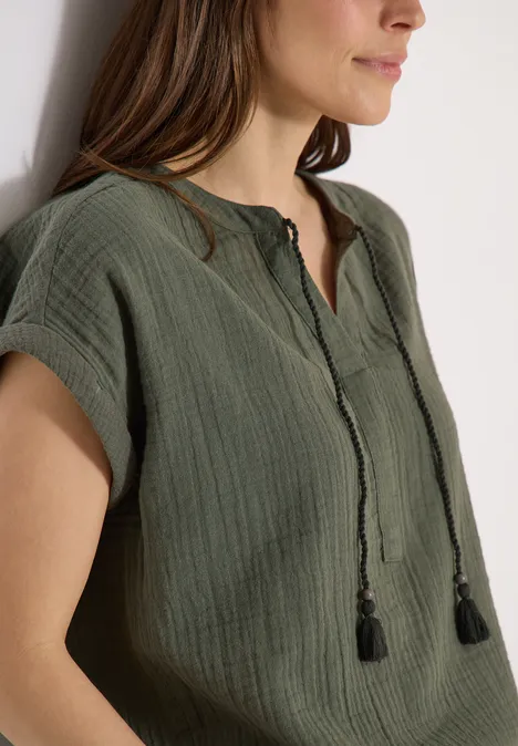 Bluse mit Split Neck aus Musselinstoff khaki