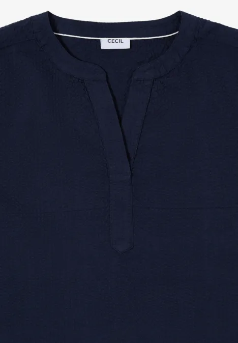 Blouse à épaules tombantes en seersucker universal blue Blouse à épaules tombantes en seersucker universal blue