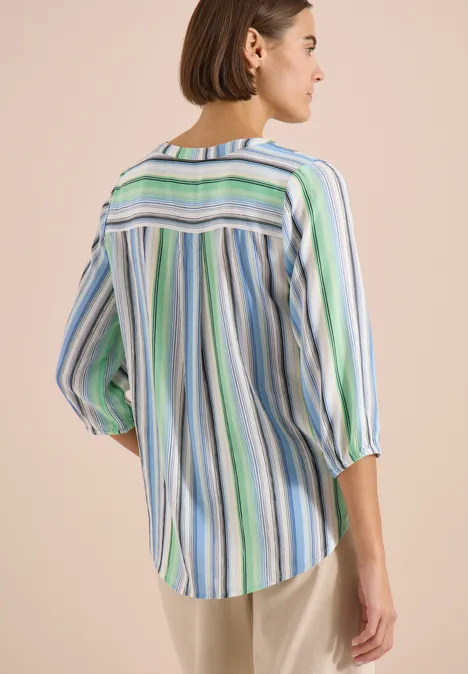 Damenbluse mit grünen, blauen und weißen Streifen, lockerer Schnitt, Rückenansicht.