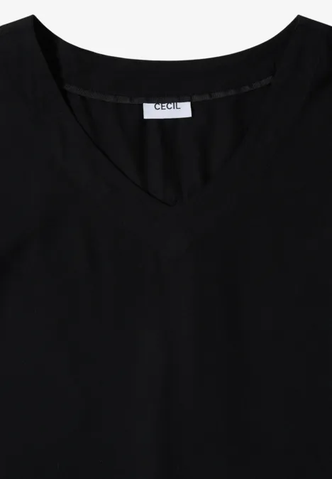 Eenvoudig zwart T-shirt met V-hals en CECIL-label in de kraag.