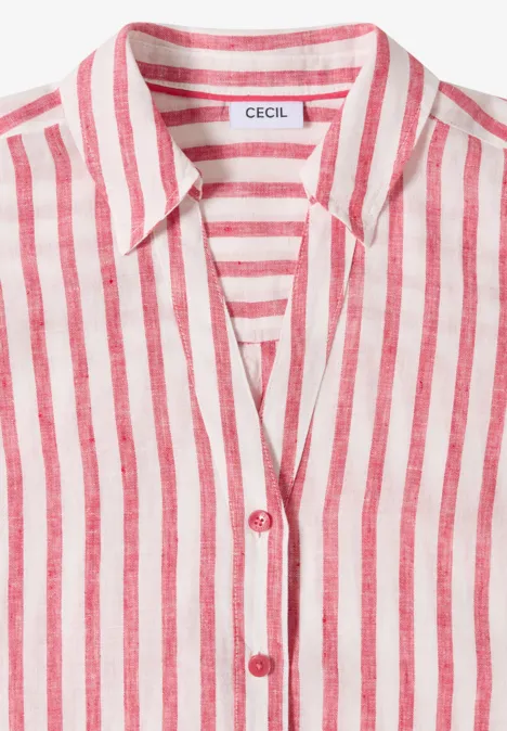 Kurzärmliges Hemd mit rosé-weißen Streifen, Kragen und Knopfleiste.