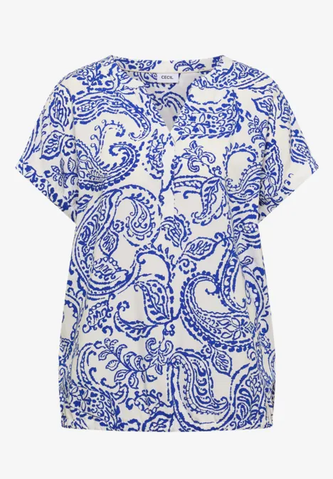 Blouse met split in de hals en print vanilla white Weißes T-Shirt mit blauem, filigranem Paisley-Muster, kurzärmelig und locker geschnitten.