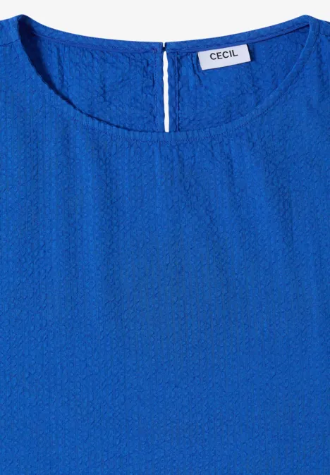 Blouse met ronde hals en knoopdetail surf blue Ärmelloses, blaues Damenoberteil mit feiner Textur, rundem Ausschnitt und kleinem Schlitz am Rücken