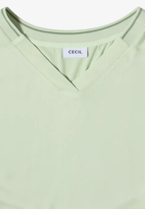 Kurzarm Blusenshirt mit Strukturmix raw matcha lime Hellgrünes Damen-T-Shirt mit V-Ausschnitt und kleiner "CECIL"-Marke am Nacken.
