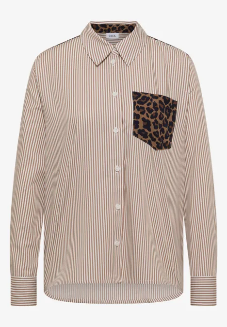 Beige gestreiftes Langarmhemd mit kontrastierendem Leopardenmuster auf der Brusttasche.