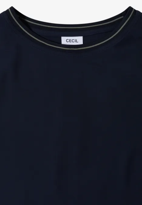 Kurzarm Blusenshirt mit Rundhals urban dark blue Schlichtes dunkelblaues T-Shirt mit Rundhalsausschnitt und Markenlabel am Kragen.