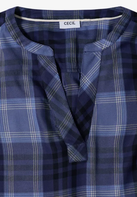 Langarm Tunika mit Karomuster urban dark blue Gefaltete, karierte Bluse in Blau- und Dunkelblau mit V-Ausschnitt und CECIL-Label.